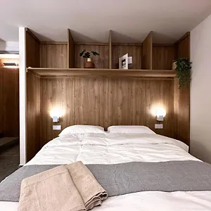 Apartment Urban Design & 